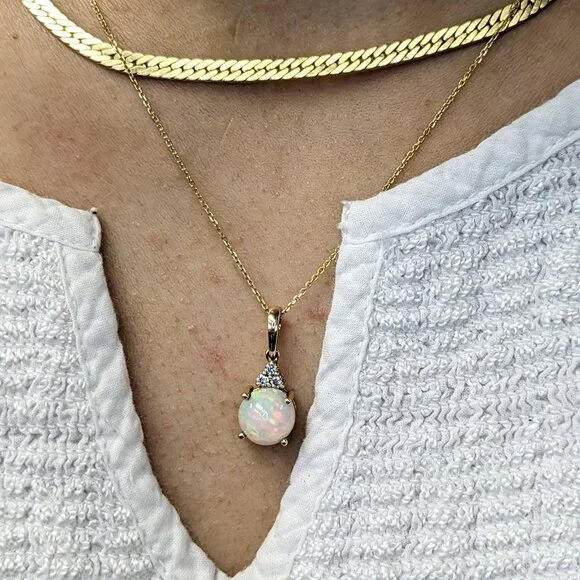 2.4cts Ethiopian Opal Pendant in 14K Solid Gold with Natural Diamond Accents - Picture 4 of 9